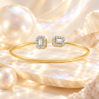 Flexi Emerald and Round Moissanite Bangle