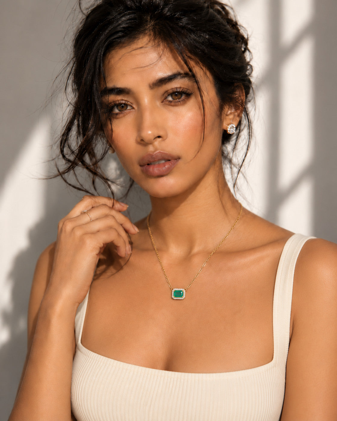 The Emerald Link Necklace