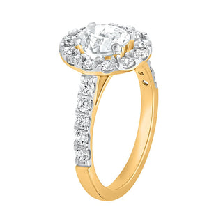 The Halo Oval Ring with Diamonds in Gold - Adila