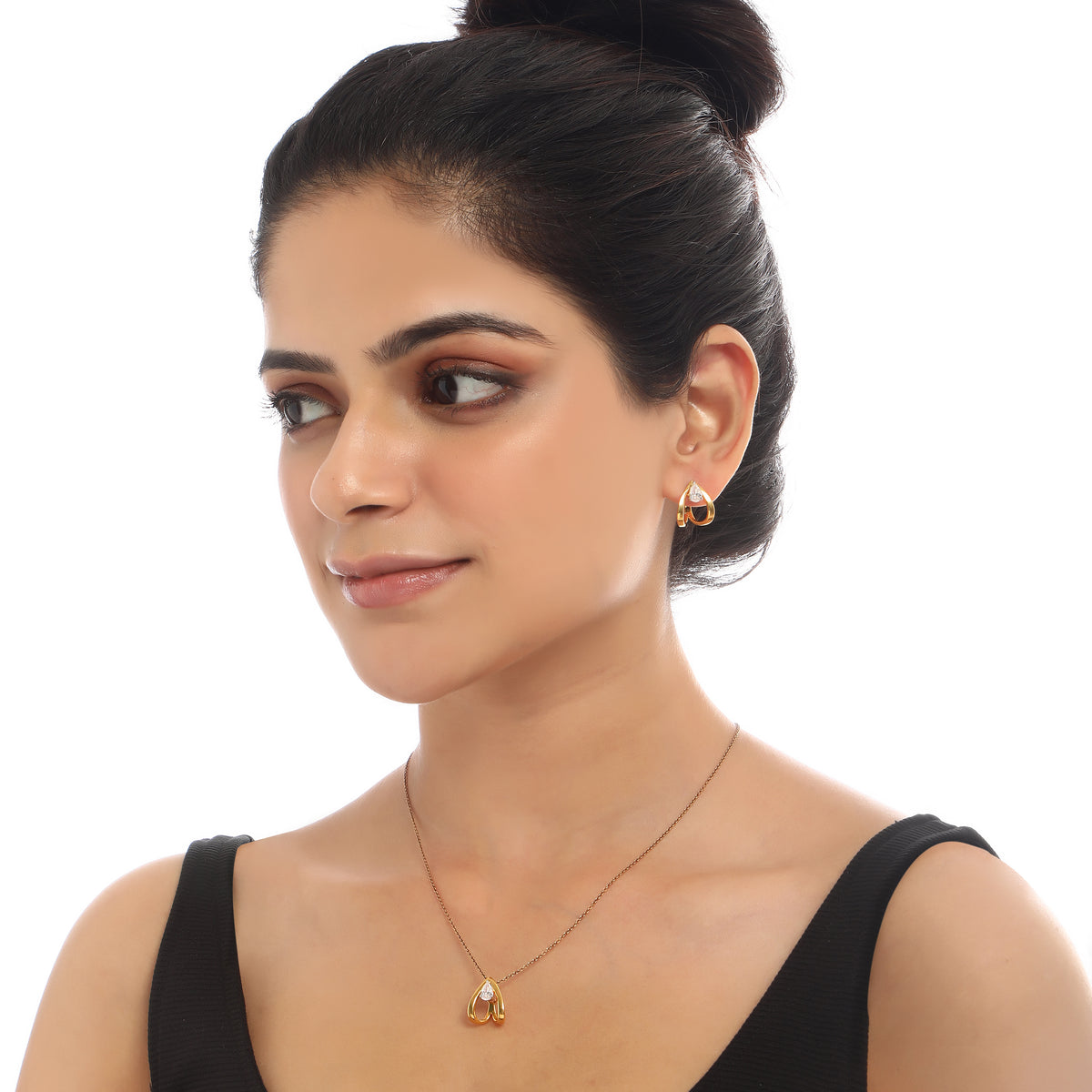 Pear necklaces - Inaaya | Adila Jewels